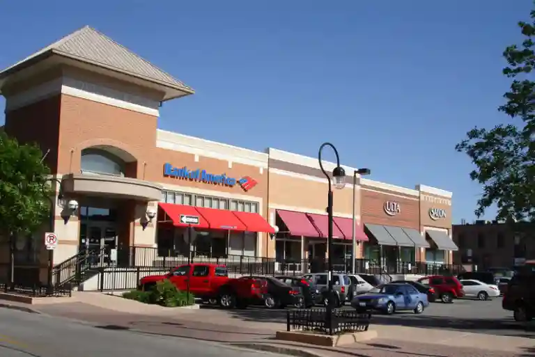 Banana Republic, Athleta Coming to Downtown Naperville