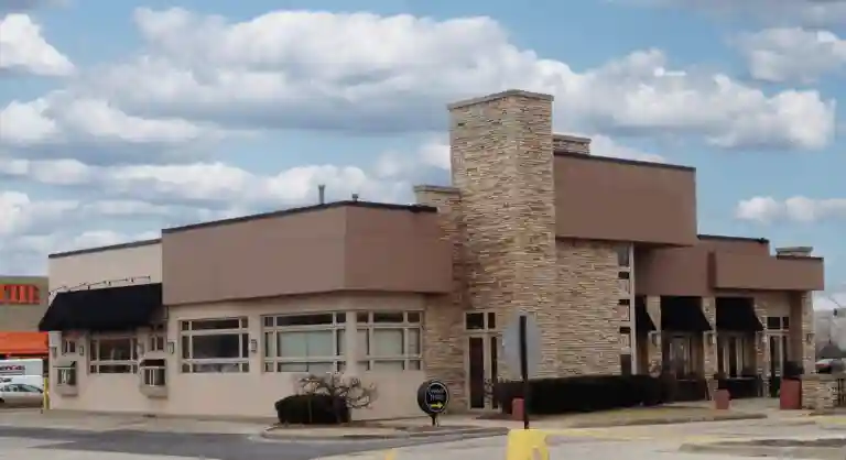 Larry Kling arranges sale that brings McAlister’s Deli to Deerfield