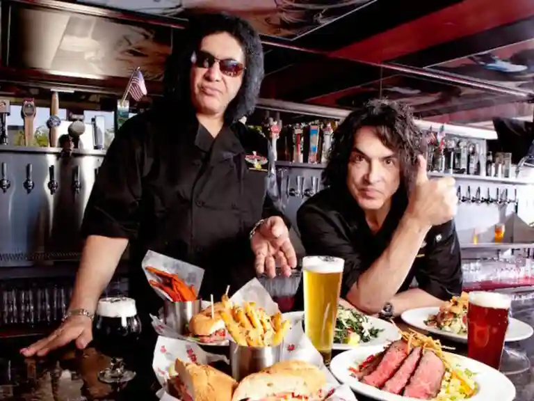 Steven Baer arranges Lease bringing Rock & Brews to Oak Lawn, IL