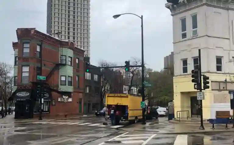 Lincoln Park Intersection Dealt Another Blow as Longtime Bar Closes After 35 Years