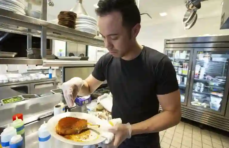Pilsen Chef Forges On With Delivery In the Face of Uncertainty
