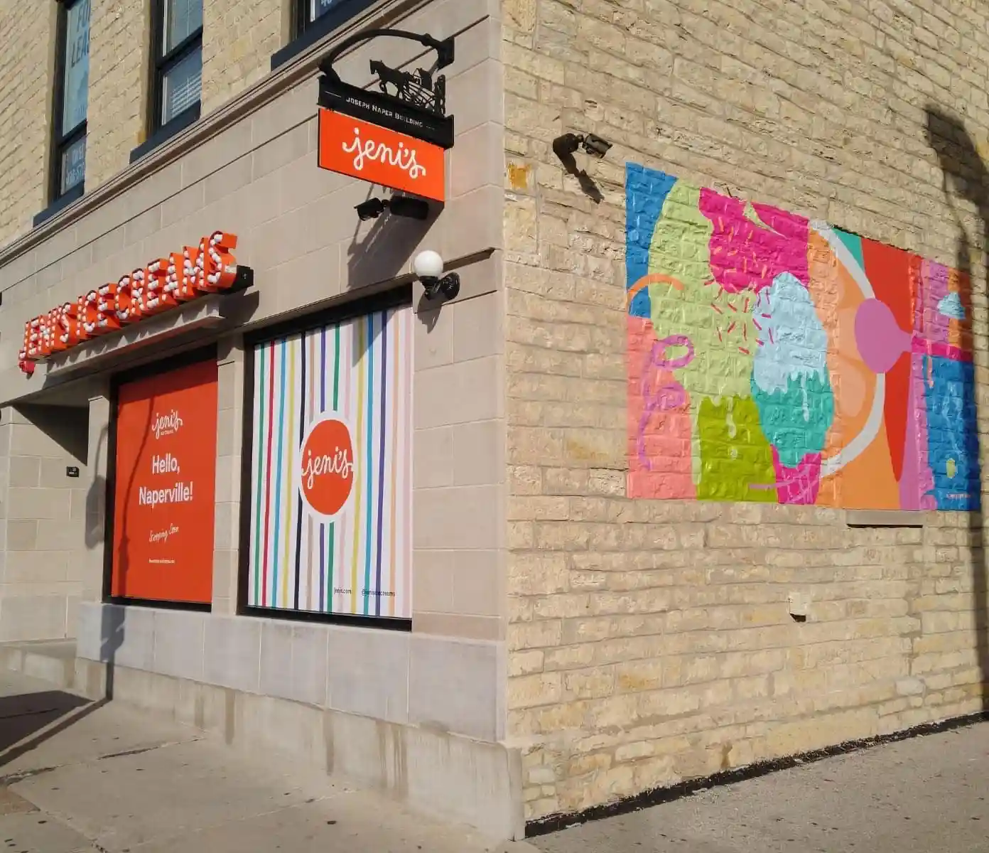 Jeni’s Splendid Ice Cream Opens in Downtown Naperville